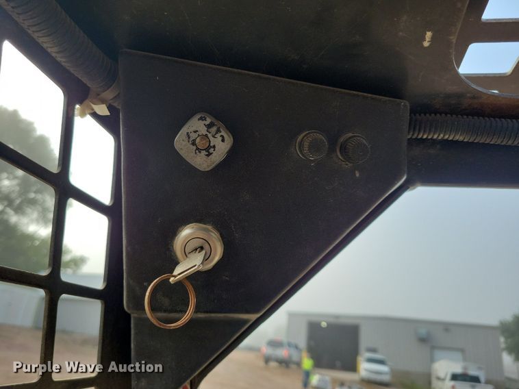 image for item DR4451 1993 Bobcat 742B skid steer loader