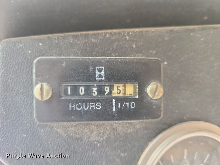 image for item DR4451 1993 Bobcat 742B skid steer loader