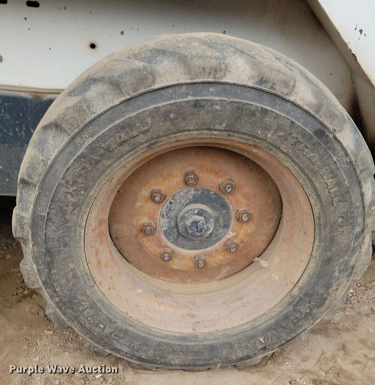 image for item DR4451 1993 Bobcat 742B skid steer loader