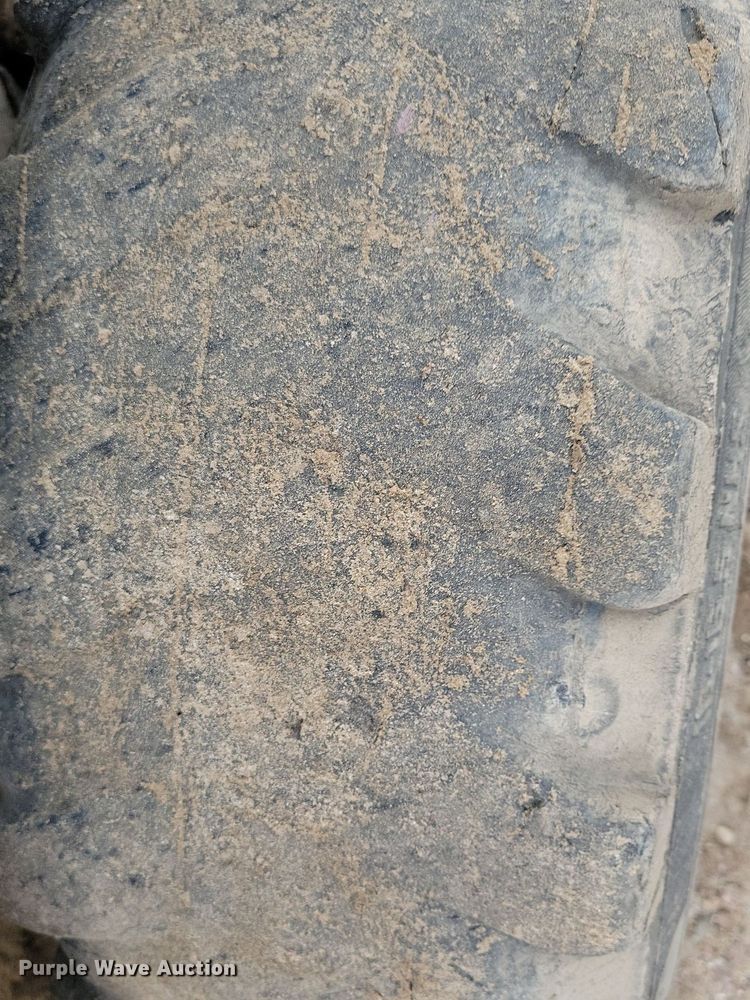 image for item DR4451 1993 Bobcat 742B skid steer loader