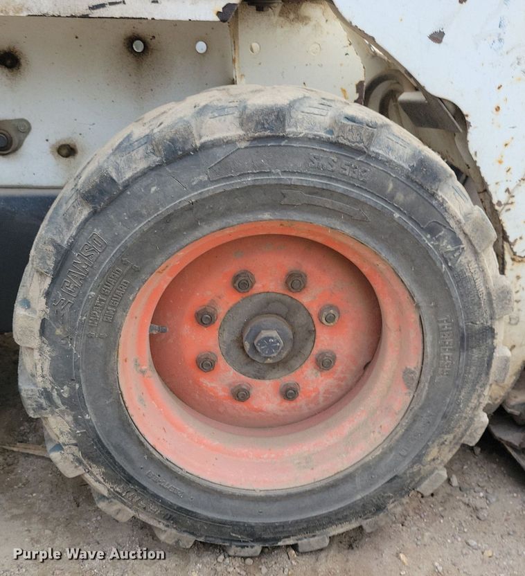 image for item DR4451 1993 Bobcat 742B skid steer loader