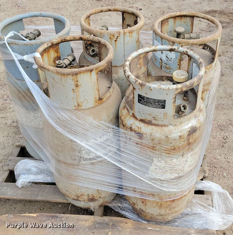 image for item DR4451 1993 Bobcat 742B skid steer loader