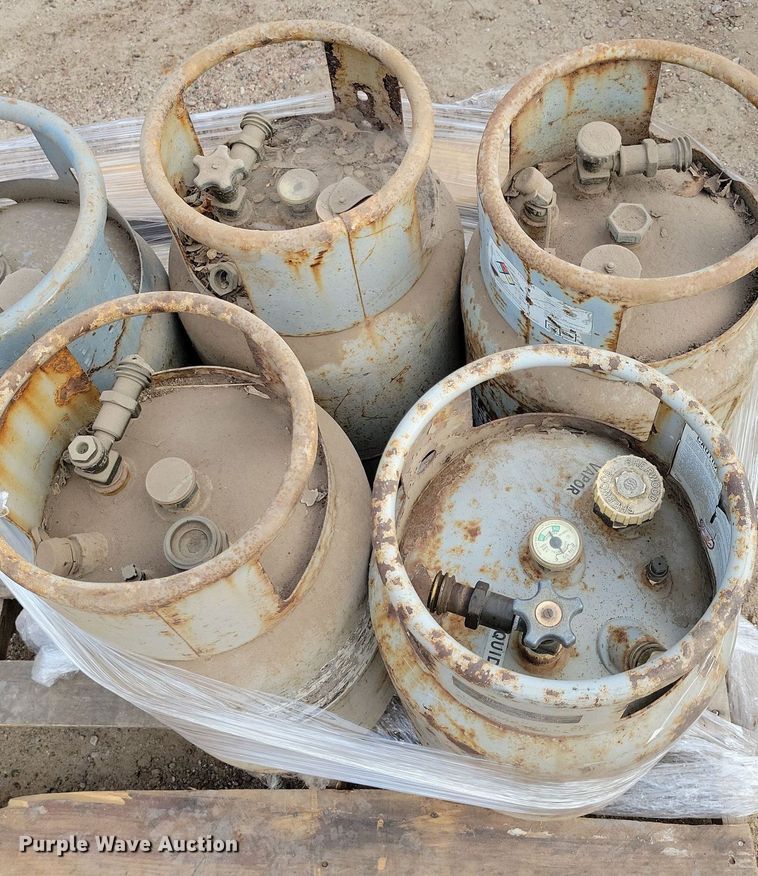 image for item DR4451 1993 Bobcat 742B skid steer loader