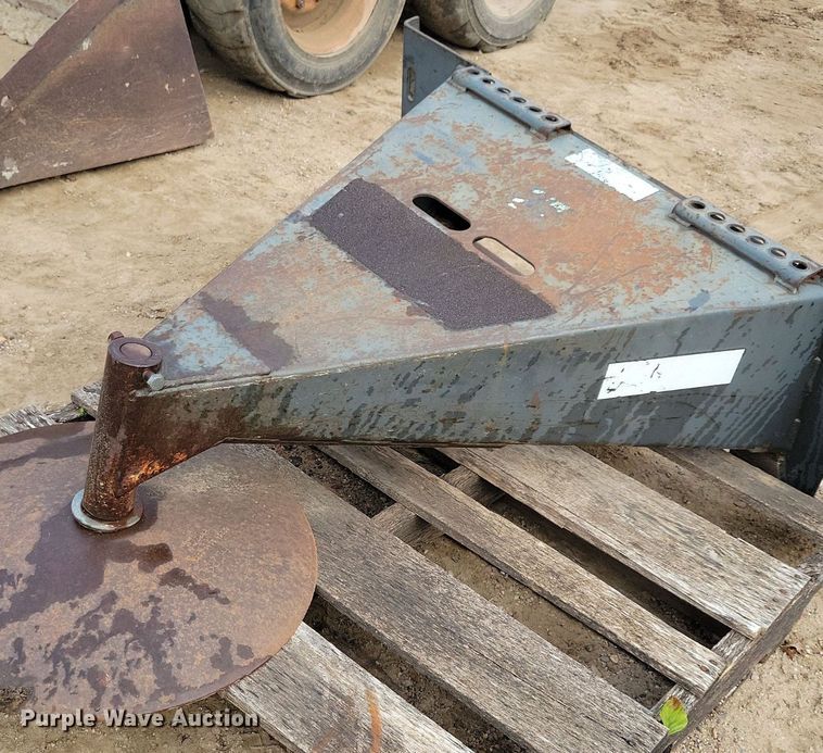 image for item DR4451 1993 Bobcat 742B skid steer loader