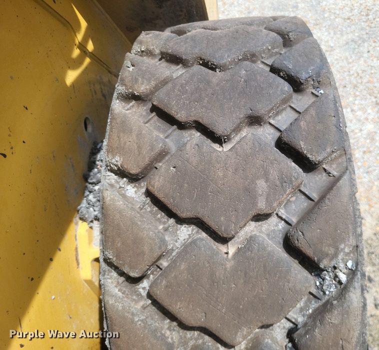 image for item DR4930 2014 Caterpillar  236D skid steer loader