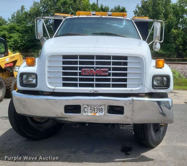 image for item DR4931 2000 GMC C7500 flatbed truck