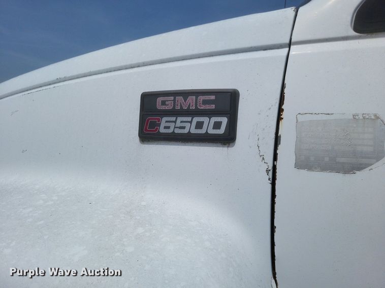 image for item DR4931 2000 GMC C7500 flatbed truck