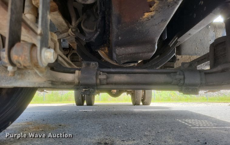 image for item DR4931 2000 GMC C7500 flatbed truck