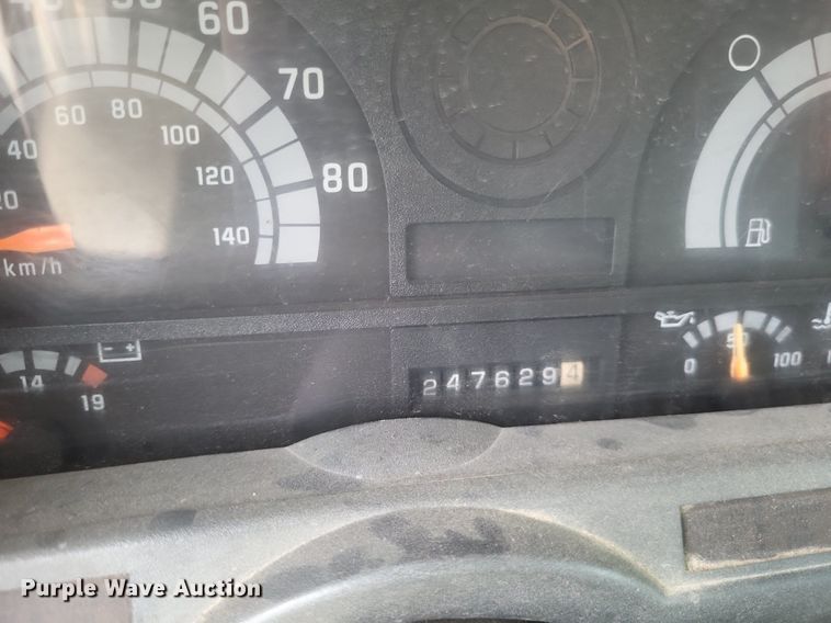 image for item DR4931 2000 GMC C7500 flatbed truck