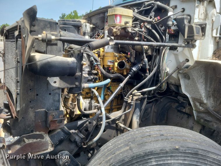 image for item DR4931 2000 GMC C7500 flatbed truck