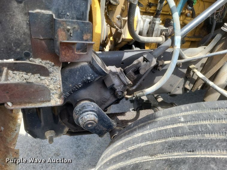 image for item DR4931 2000 GMC C7500 flatbed truck