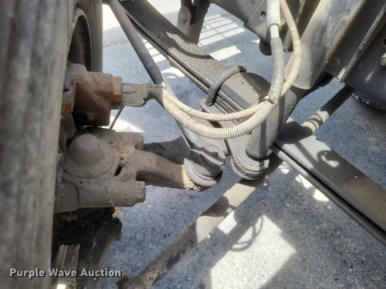 image for item DR4931 2000 GMC C7500 flatbed truck