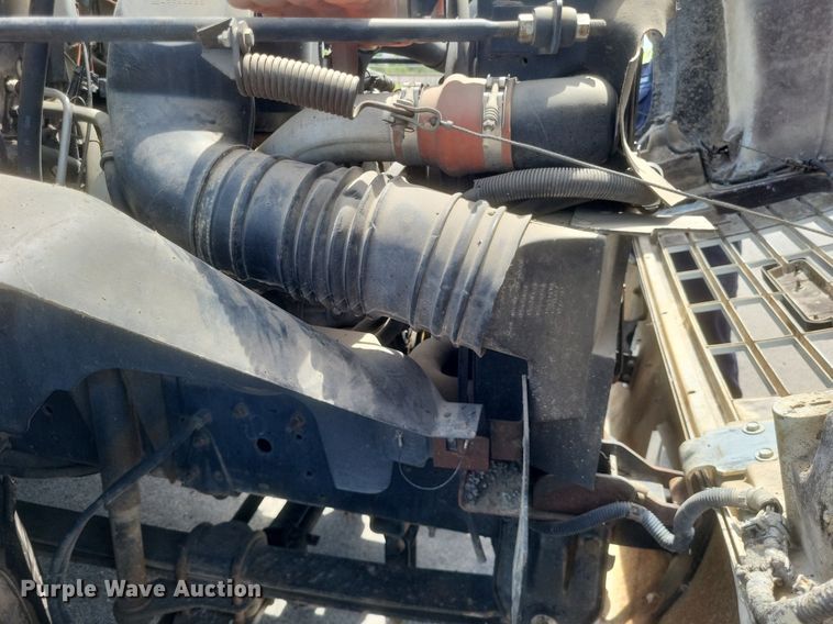 image for item DR4931 2000 GMC C7500 flatbed truck