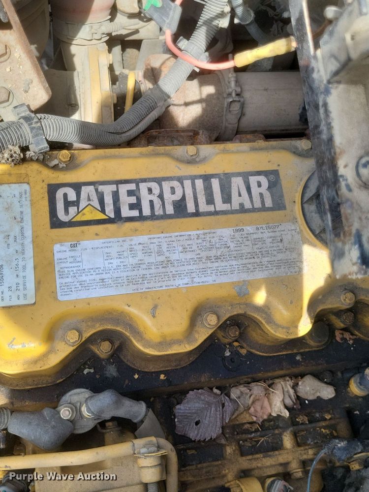 image for item DR4931 2000 GMC C7500 flatbed truck