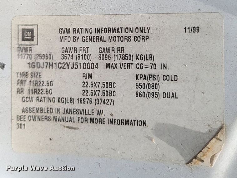 image for item DR4931 2000 GMC C7500 flatbed truck