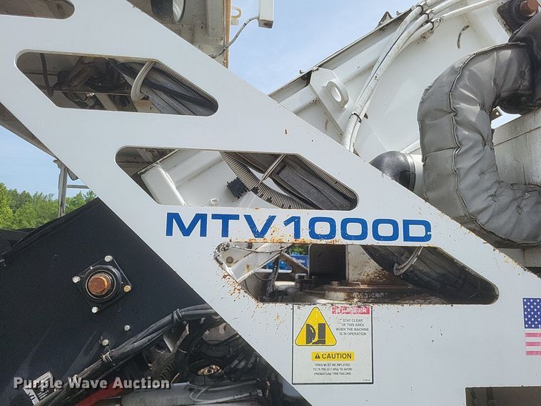 image for item DR4932 2012 Roadtec MTV1000D material transfer machine 