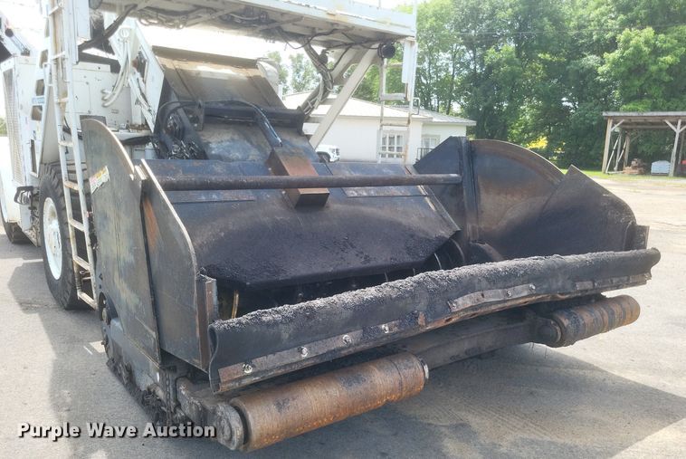 image for item DR4932 2012 Roadtec MTV1000D material transfer machine 