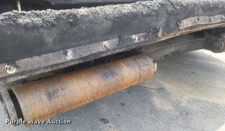 image for item DR4932 2012 Roadtec MTV1000D material transfer machine 