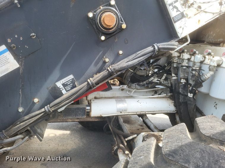 image for item DR4932 2012 Roadtec MTV1000D material transfer machine 