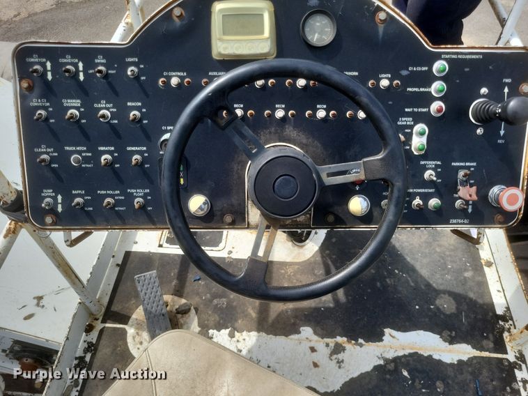 image for item DR4932 2012 Roadtec MTV1000D material transfer machine 