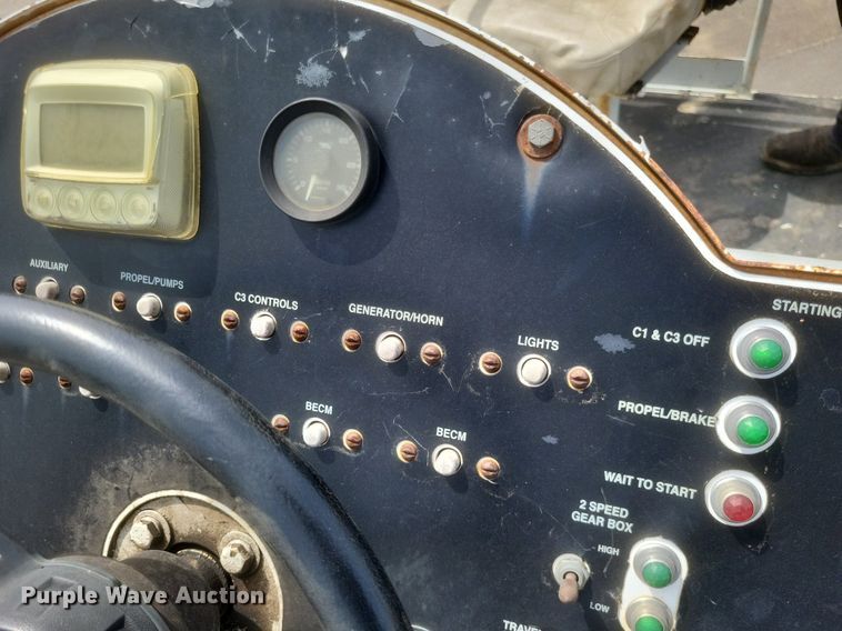 image for item DR4932 2012 Roadtec MTV1000D material transfer machine 