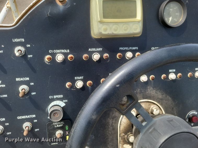 image for item DR4932 2012 Roadtec MTV1000D material transfer machine 