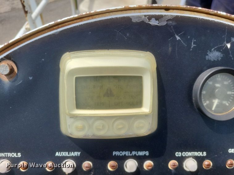 image for item DR4932 2012 Roadtec MTV1000D material transfer machine 