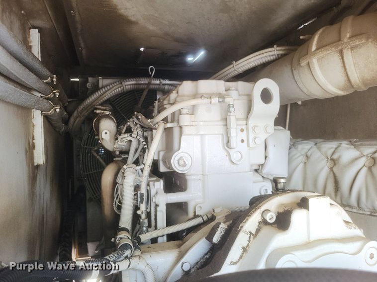 image for item DR4932 2012 Roadtec MTV1000D material transfer machine 