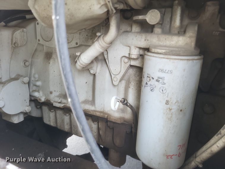 image for item DR4932 2012 Roadtec MTV1000D material transfer machine 