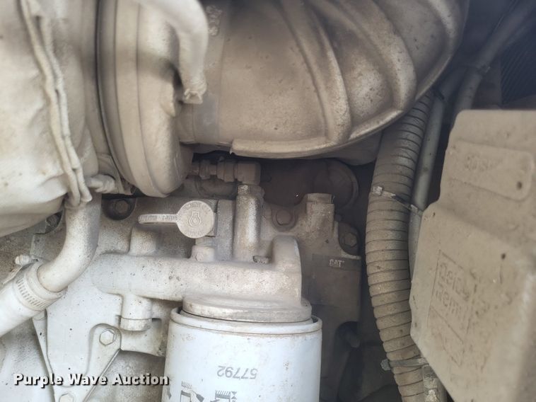 image for item DR4932 2012 Roadtec MTV1000D material transfer machine 