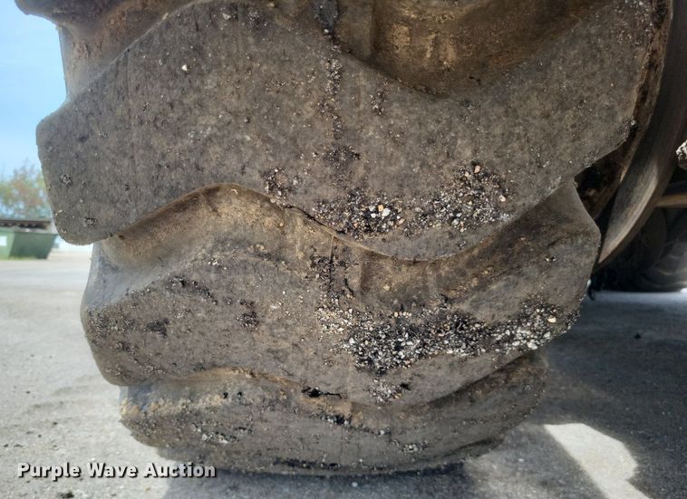 image for item DR4932 2012 Roadtec MTV1000D material transfer machine 