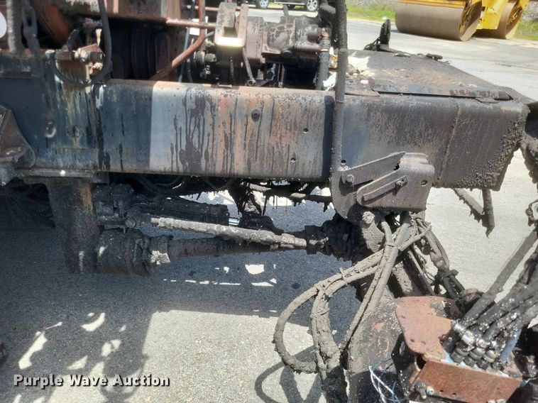 image for item DR4933 1997 Ford  F800 oil distributor truck