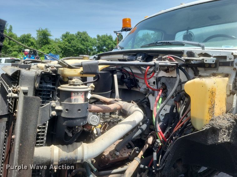 image for item DR4933 1997 Ford  F800 oil distributor truck