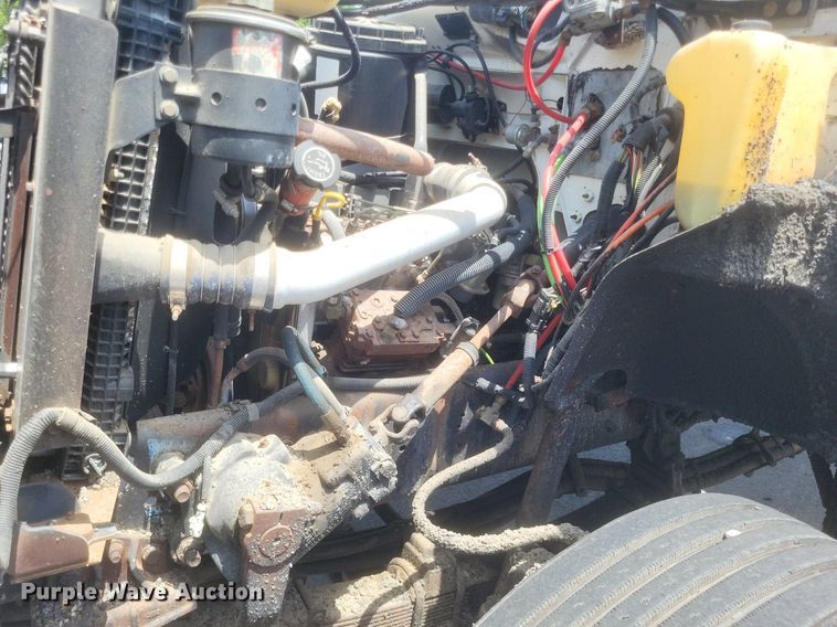 image for item DR4933 1997 Ford  F800 oil distributor truck