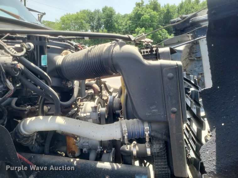 image for item DR4933 1997 Ford  F800 oil distributor truck