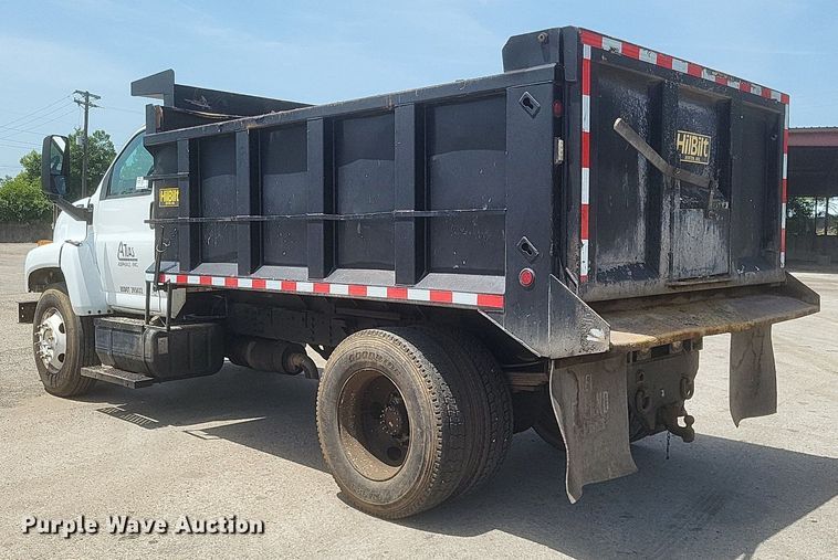 image for item DR4934 2004 GMC C7500 dump truck
