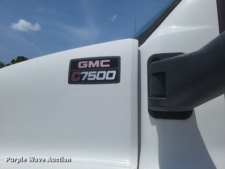 image for item DR4934 2004 GMC C7500 dump truck