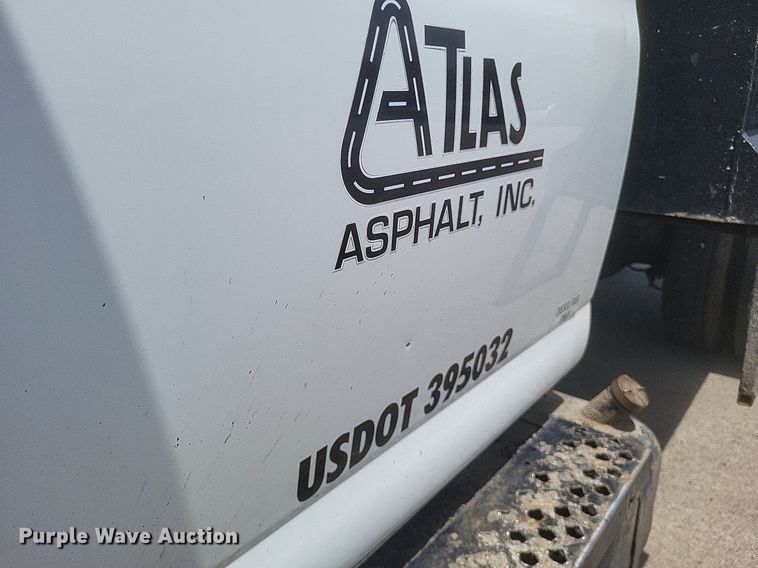 image for item DR4934 2004 GMC C7500 dump truck