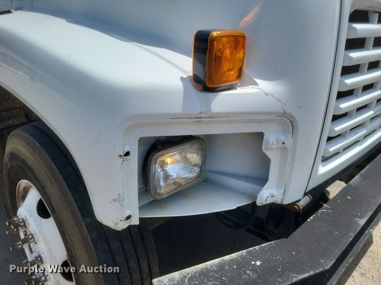 image for item DR4934 2004 GMC C7500 dump truck