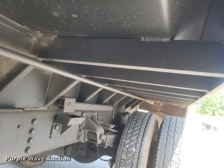 image for item DR4934 2004 GMC C7500 dump truck