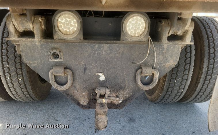 image for item DR4934 2004 GMC C7500 dump truck