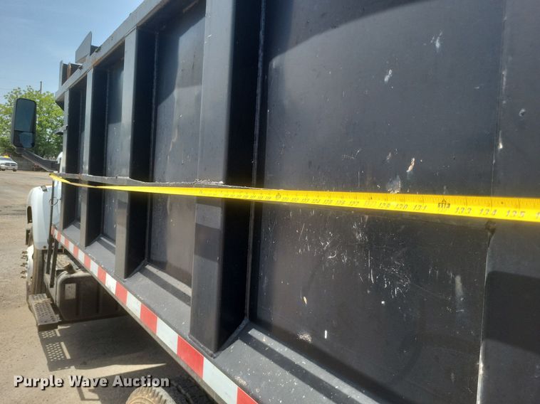image for item DR4934 2004 GMC C7500 dump truck