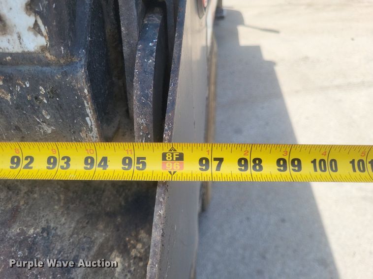 image for item DR4934 2004 GMC C7500 dump truck