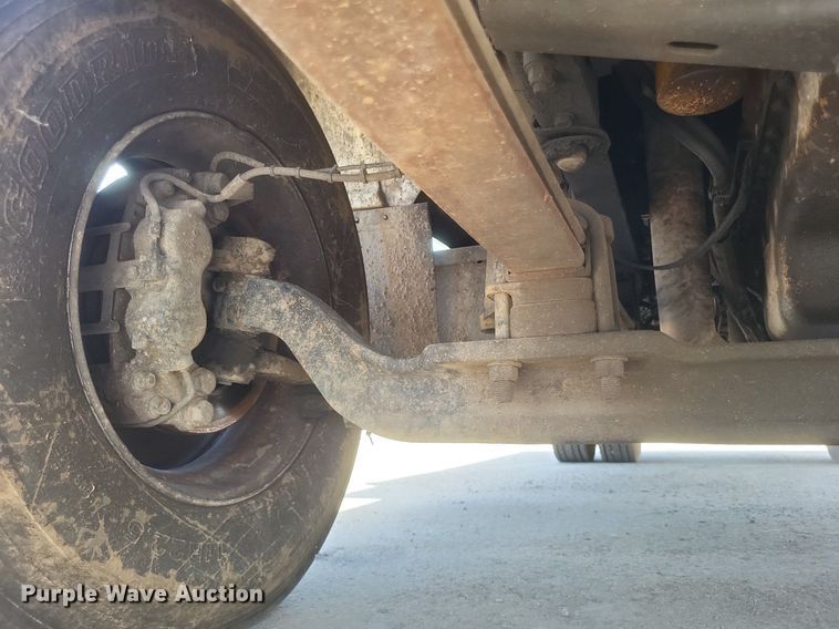 image for item DR4934 2004 GMC C7500 dump truck