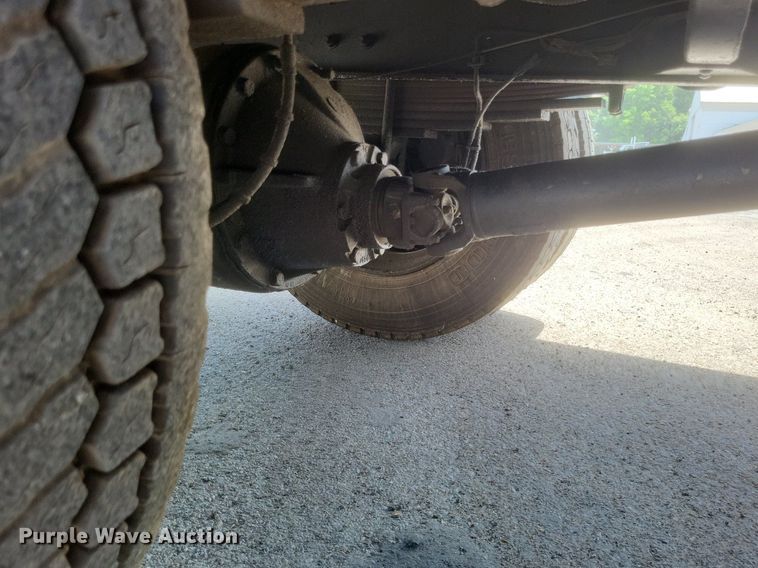 image for item DR4934 2004 GMC C7500 dump truck