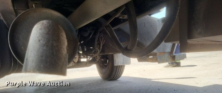 image for item DR4934 2004 GMC C7500 dump truck