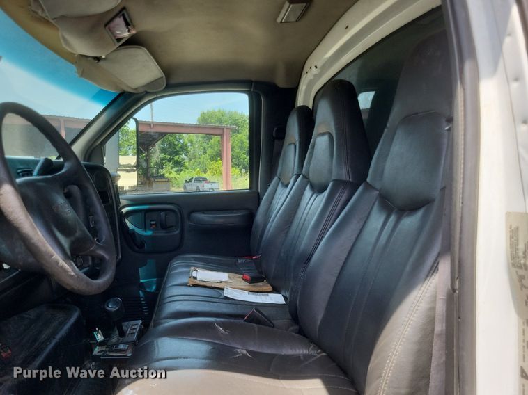 image for item DR4934 2004 GMC C7500 dump truck