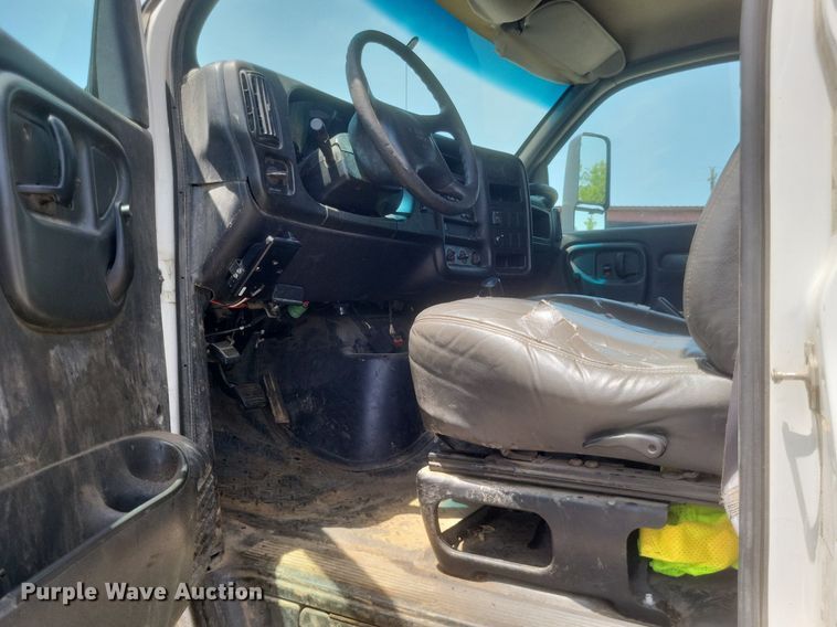 image for item DR4934 2004 GMC C7500 dump truck