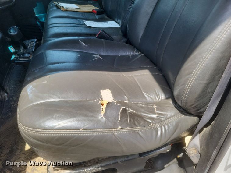 image for item DR4934 2004 GMC C7500 dump truck