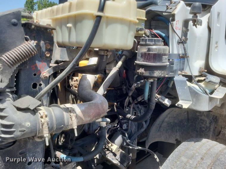 image for item DR4934 2004 GMC C7500 dump truck